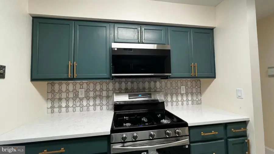 1214 Country Mill Dr, Cranbury, NJ 08512 - #3