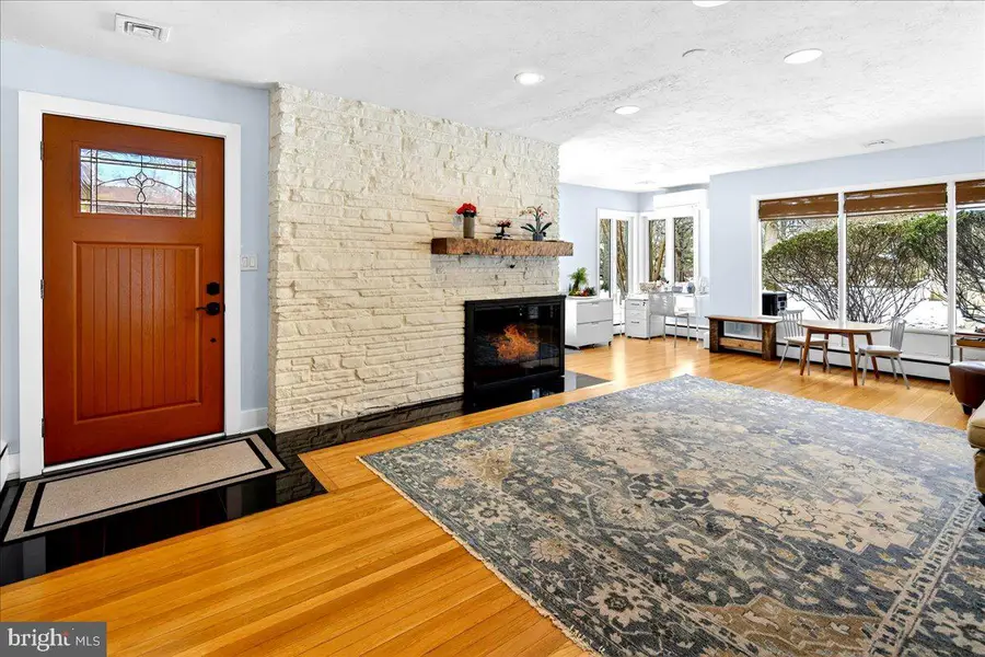 14 Baldwin St, Pennington, NJ 08534 - #2