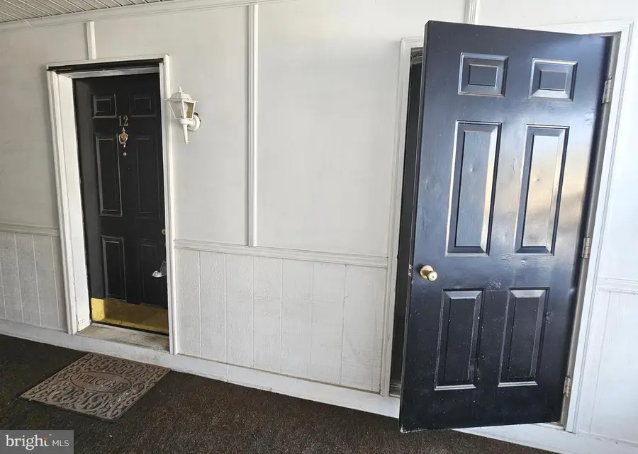 12 Chambord Ct, Trenton, NJ 08619 - Image #2