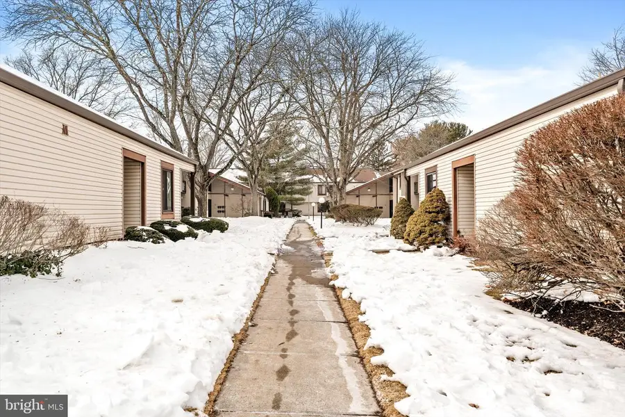 L-9 Twin Rivers Dr N, East Windsor, NJ 08520 - #3