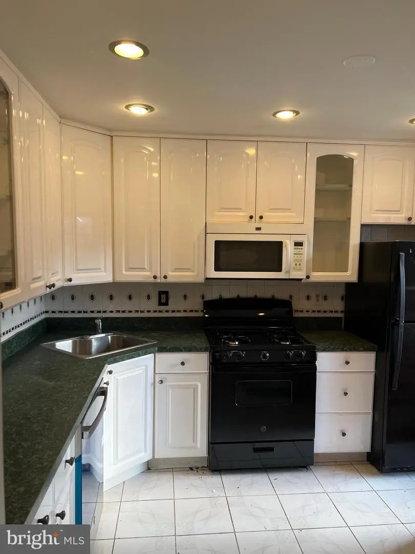 3 Van Buren Pl, Trenton, NJ 08648 - #2