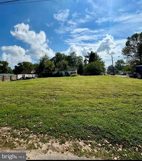 8 Field Ave, HAMILTON, NJ 08610