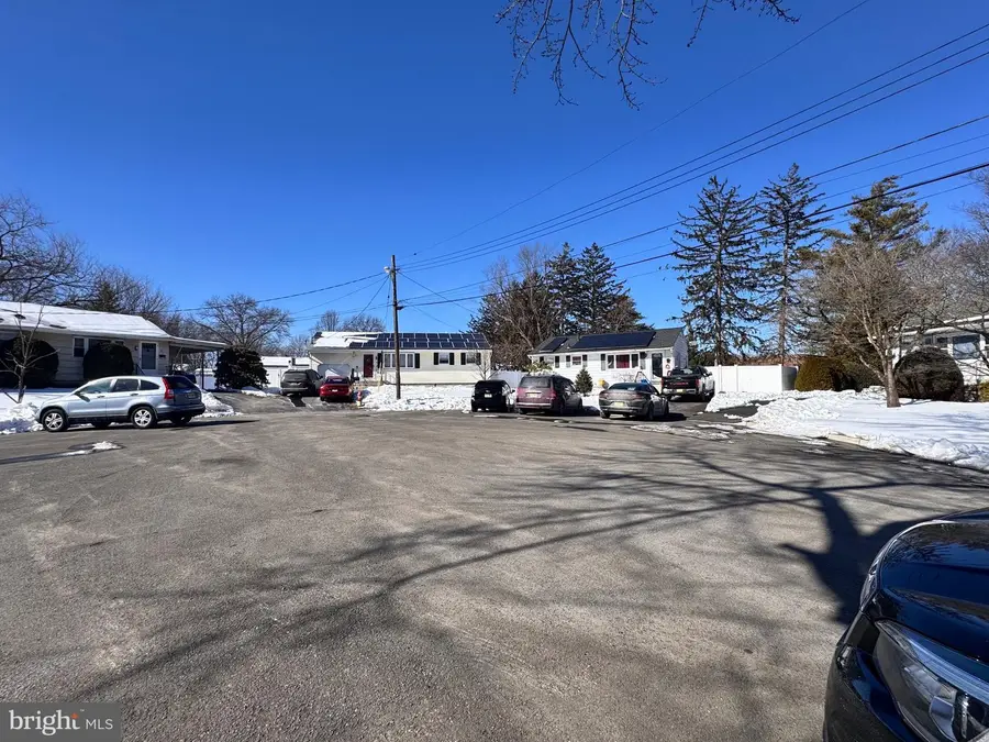 4 Rocky Brook Ct, Hightstown, NJ 08520 - #2