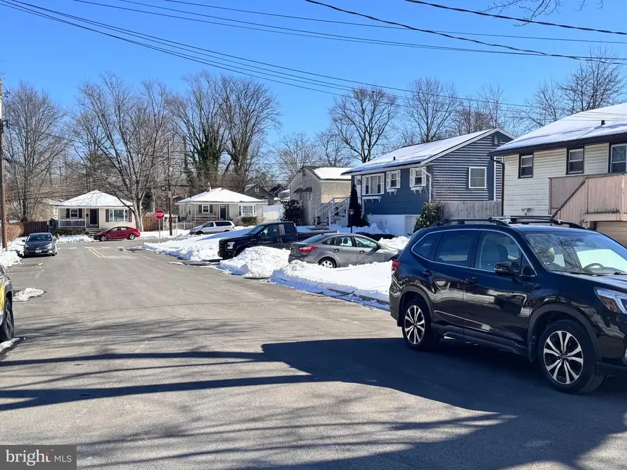 4 Rocky Brook Ct, Hightstown, NJ 08520 - #3