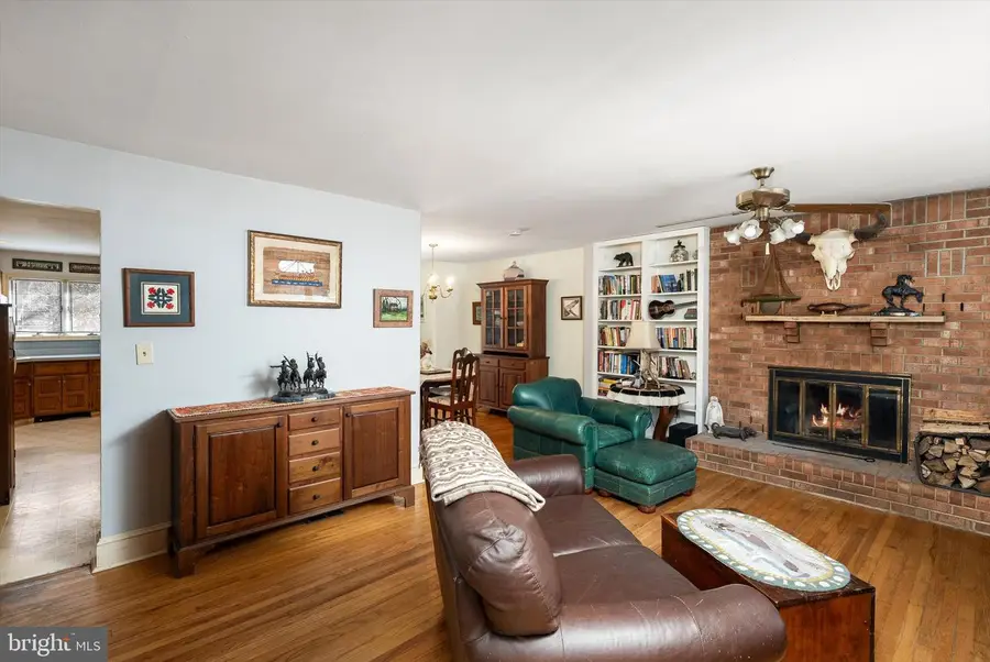 215 Greeley St, Hightstown, NJ 08520 - #3