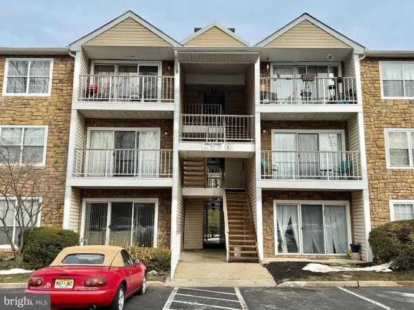 6 Holly Ct, HAMILTON, NJ 08619