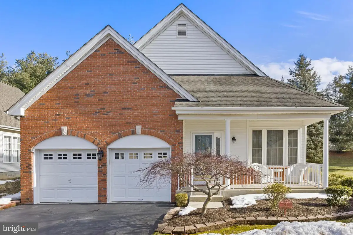 22 Hummingbird Dr, Hamilton, NJ 08690 - #1