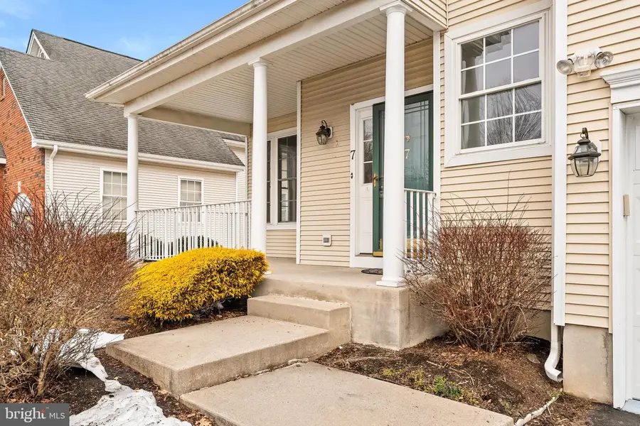 7 Swallow Dr, Hamilton, NJ 08690 - #2