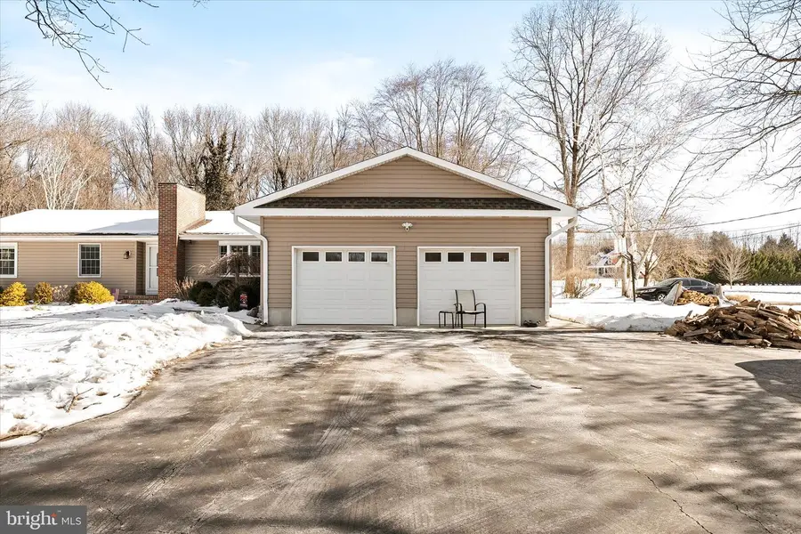 327 Gordon Road, Robbinsville, NJ 08691 - #3