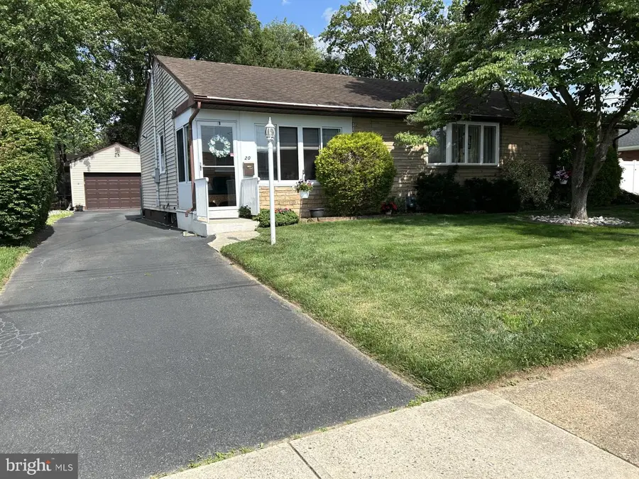 20 Coral Dr, Hamilton, NJ 08619 - #2