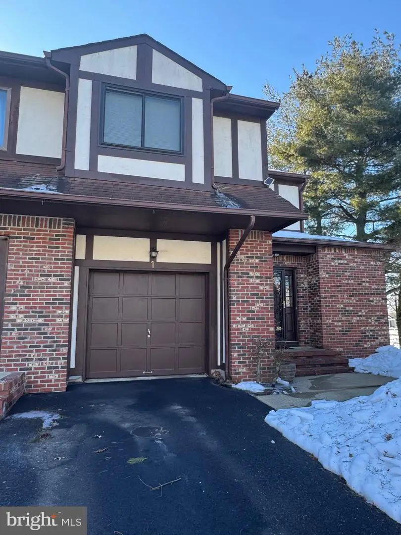 1 Devonshire Ct, Ewing, NJ 08628 - #1