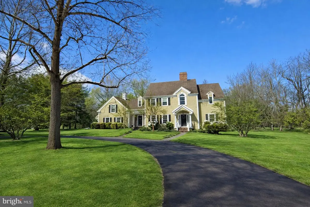 7 Fox Run Rd, Pennington, NJ 08534 - #1