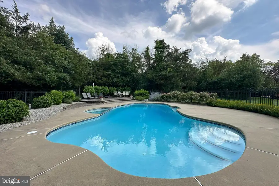 10 Caroline Dr, Princeton, NJ 08540 - #2