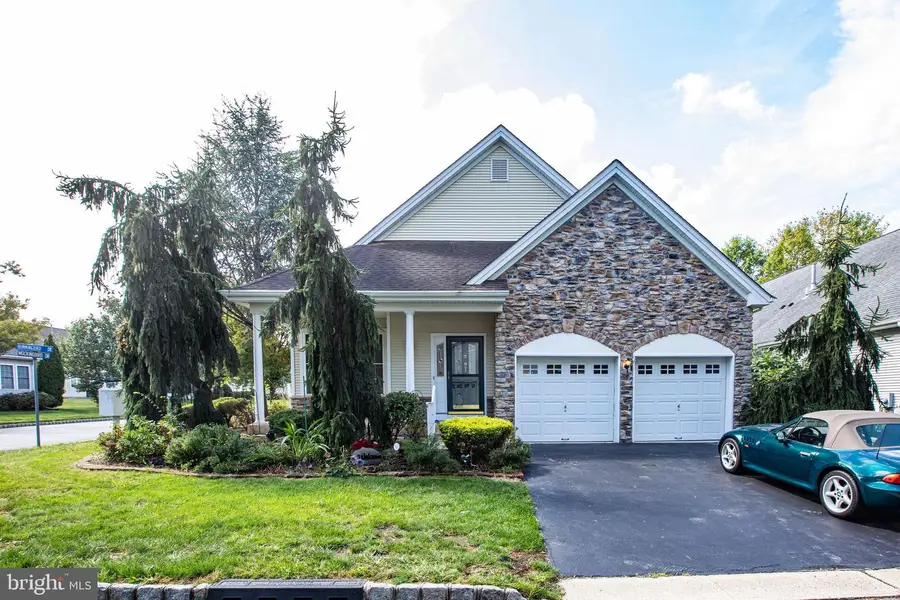 97 Hummingbird Dr, Hamilton, NJ 08690 - #2