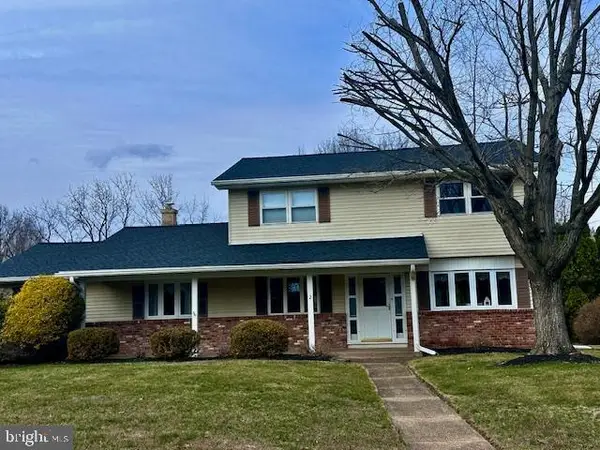 2 Rockleigh Dr, EWING, NJ 08628