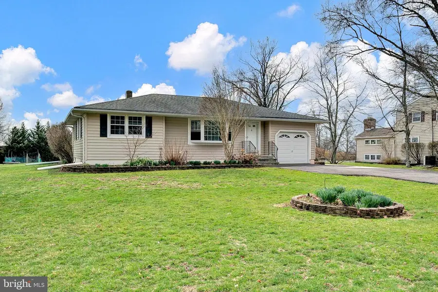 88 Woosamonsa Rd, Pennington, NJ 08534 - #3