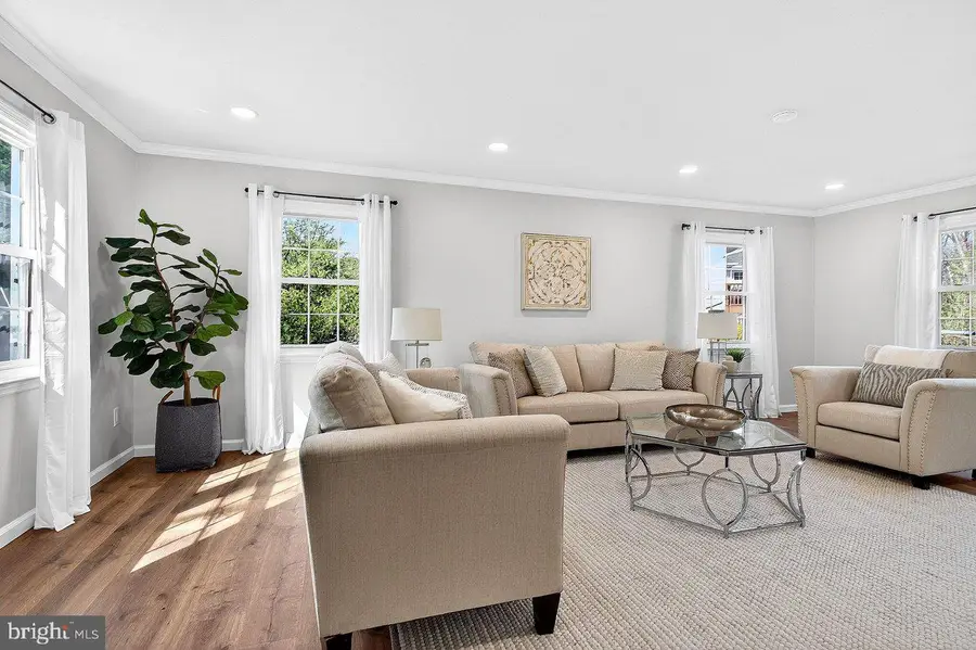 2 Springwood Dr, Princeton Junction, NJ 08550 - #3