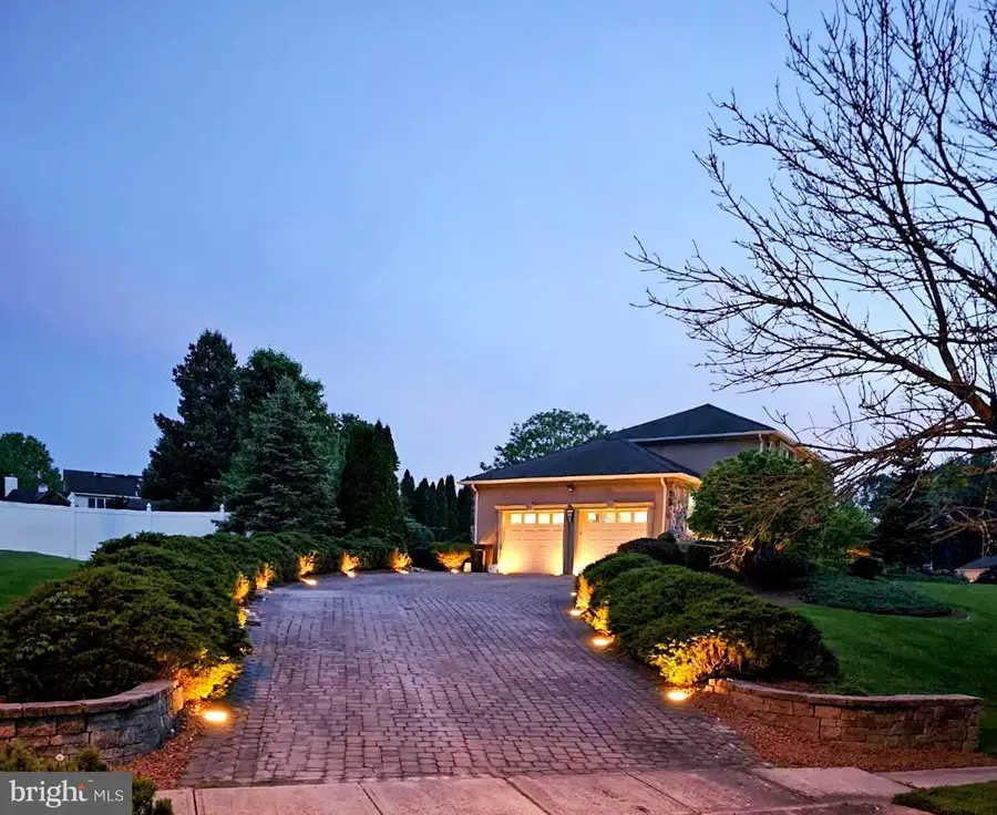 9 Timber Wolf Dr, Hamilton, NJ 08620 - #3