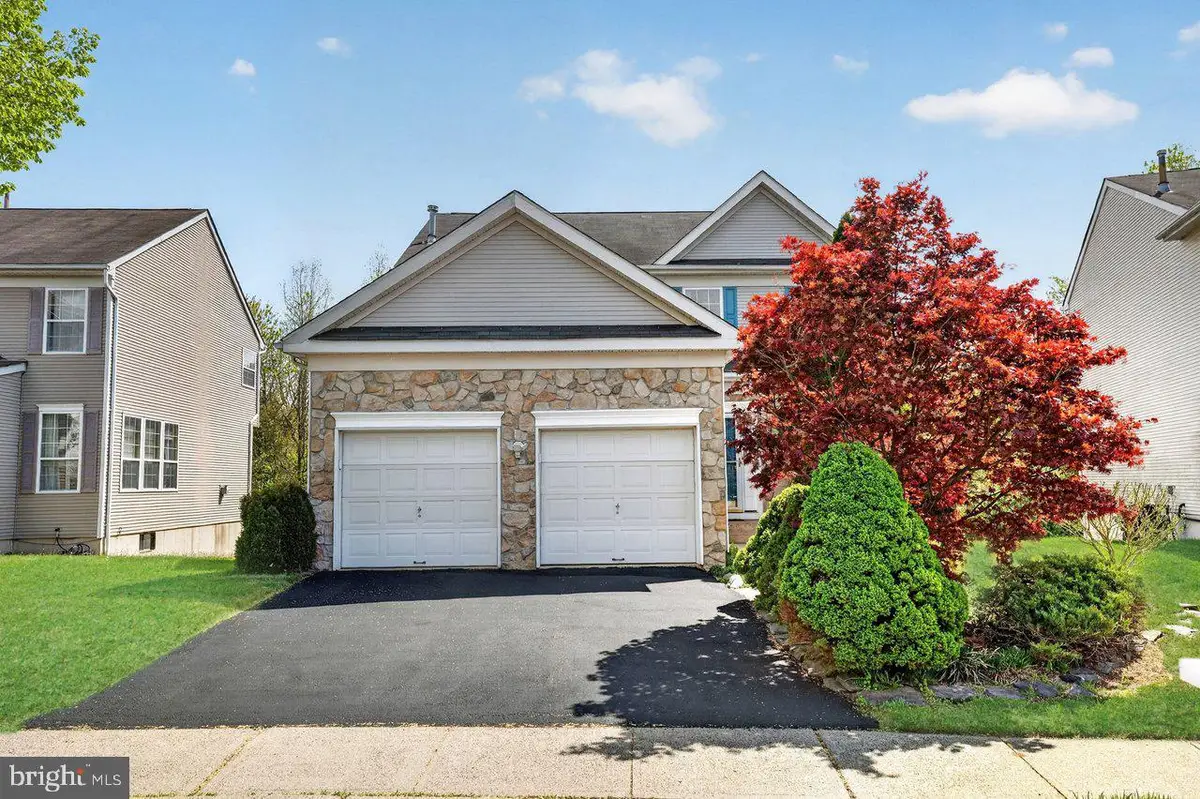 8 Fountayne Ln, Lawrence, NJ 08648 - #1