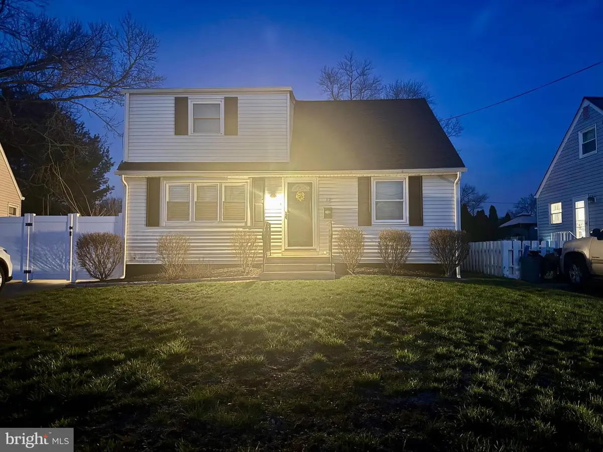 39 Longwood Dr, Hamilton, NJ 08620 - #1