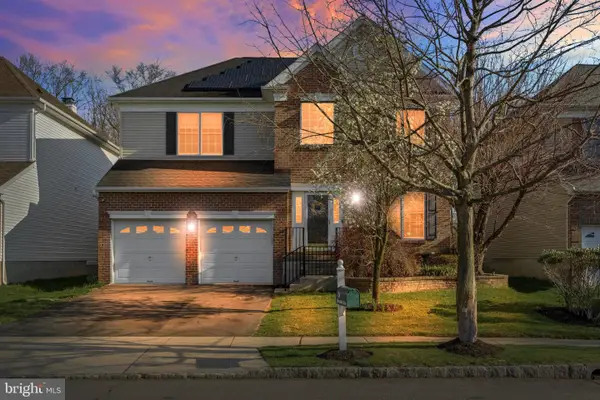 24 Devonshire Dr, WEST WINDSOR, NJ 08540