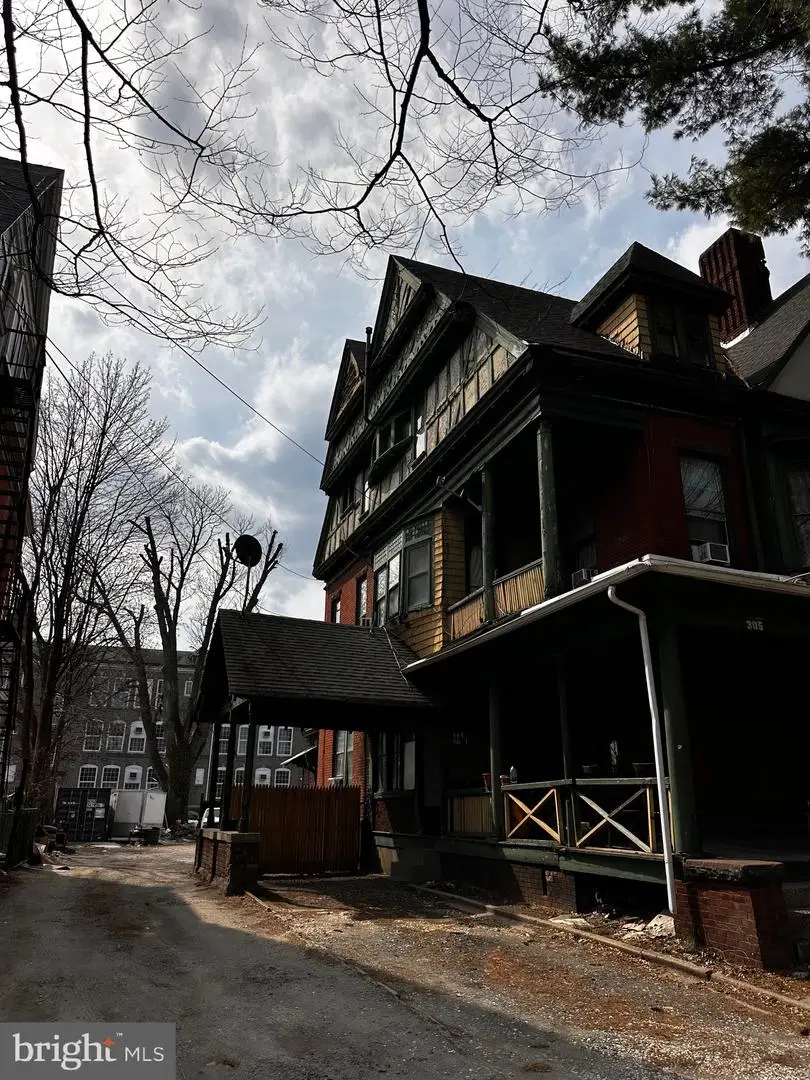 305 Chestnut Ave, Trenton, NJ 08609 - #1