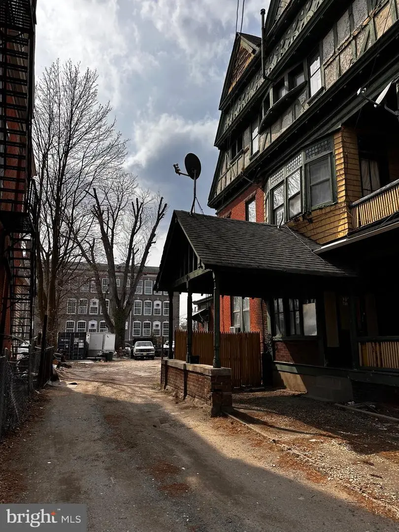 305 Chestnut Ave, Trenton, NJ 08609 - #2