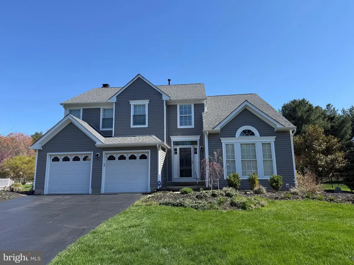 14 Honeysuckle Dr, Robbinsville, NJ 08691 - #1