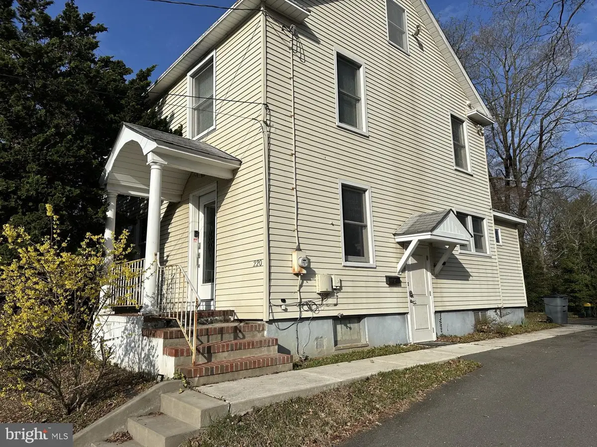 220 Edinburg Rd, Hamilton, NJ 08619 - #1