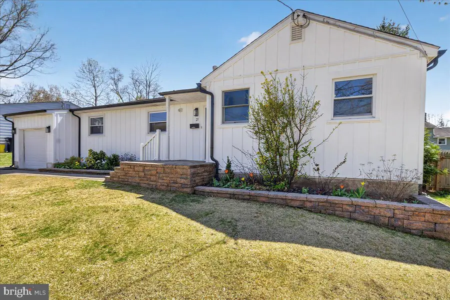 21 Allwood Dr, Lawrence, NJ 08648 - #2
