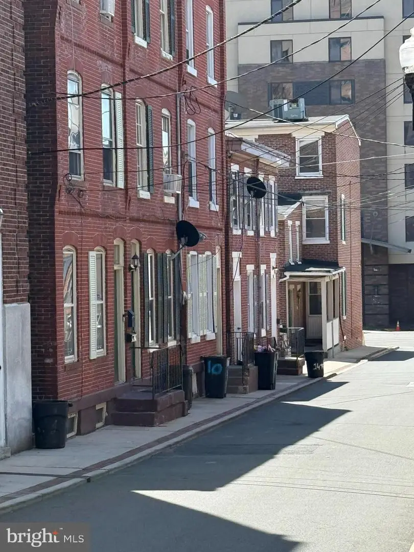 8 Peace St, Trenton, NJ 08608 - #3