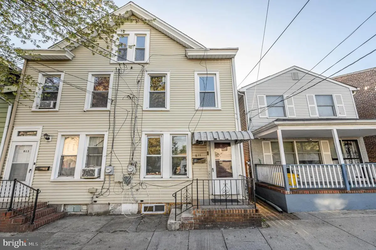 811 Anderson St, Trenton, NJ 08611 - #1