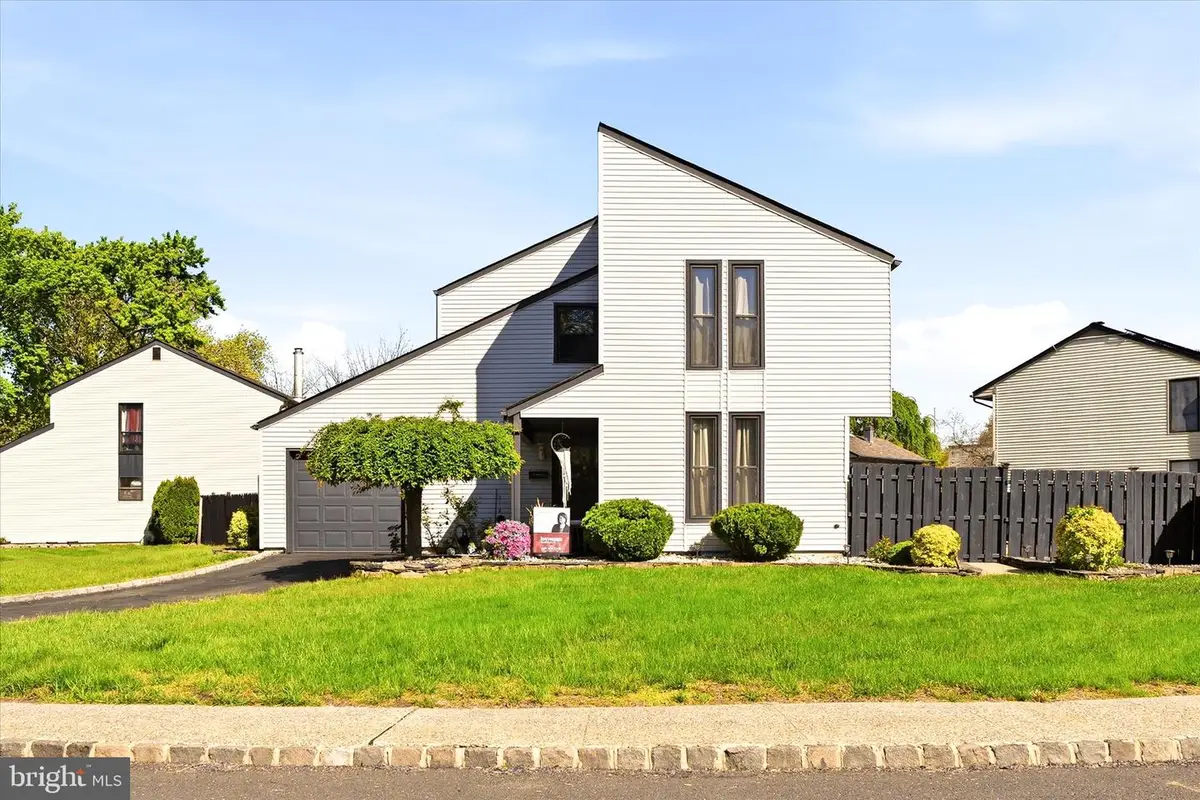 24 Robertson Rd, East Windsor, NJ 08520 - #1