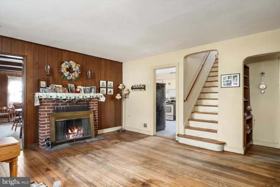 260 Mercer St, Hamilton, NJ 08690 - #2