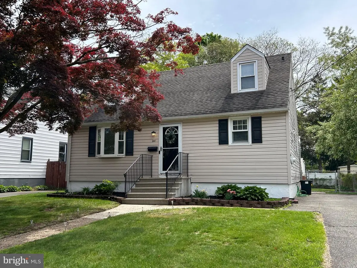 241 Fenwood Ave, Hamilton, NJ 08619 - #1