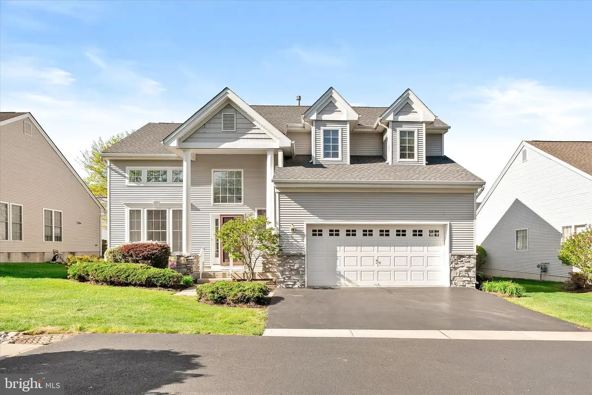 56 Goldfinch Dr, Hamilton, NJ 08690 - #1