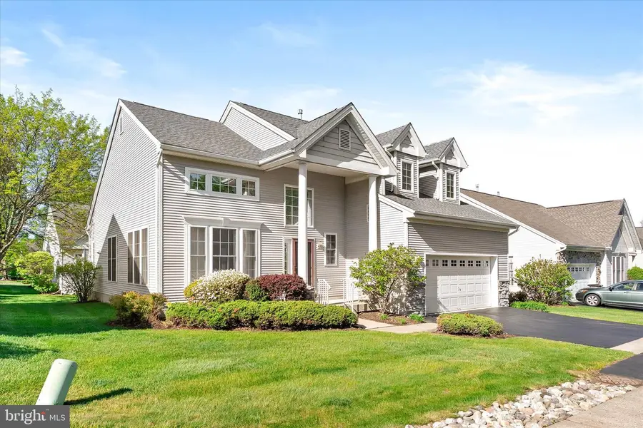 56 Goldfinch Dr, Hamilton, NJ 08690 - #2