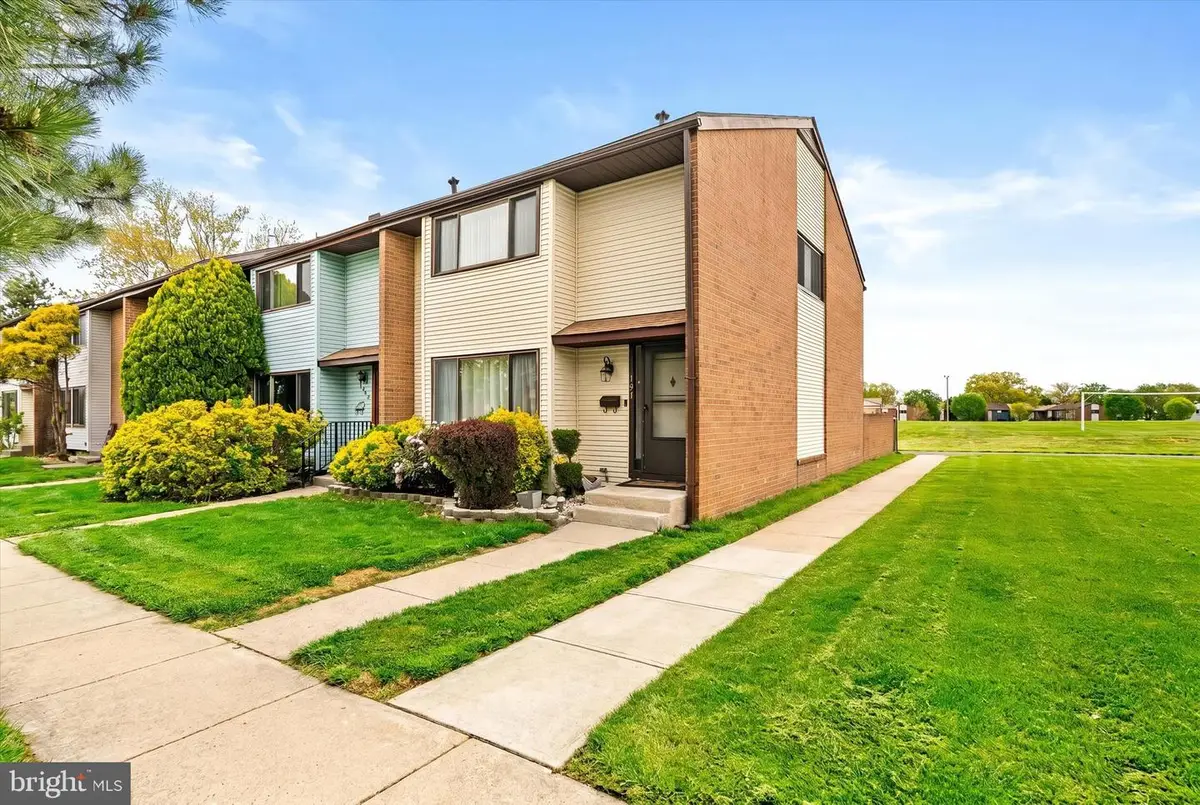 106 Danbury Ct, East Windsor, NJ 08520 - #1