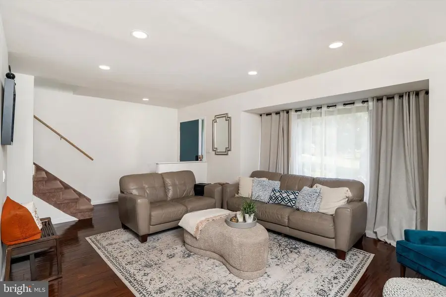 106 Danbury Ct, East Windsor, NJ 08520 - #3