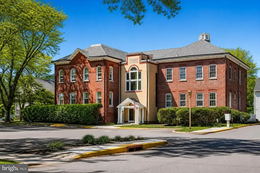 5 Academy Ct, Pennington, NJ 08534 - #2