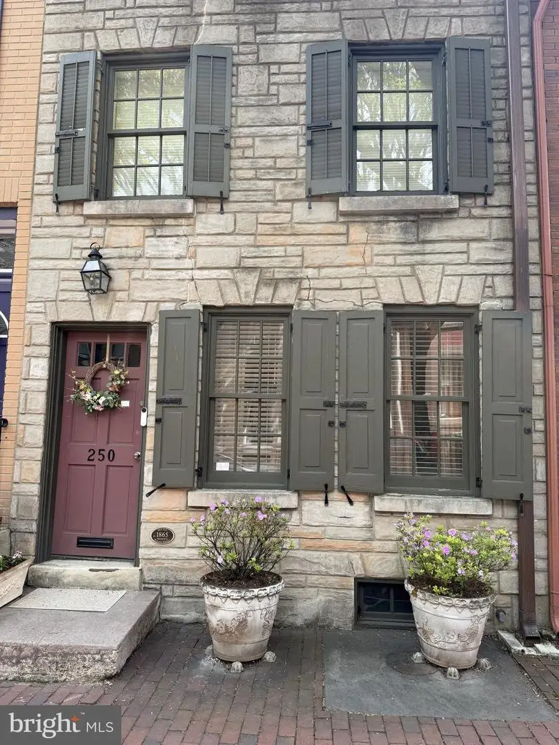 250 Jackson St, Trenton, NJ 08611 - #1