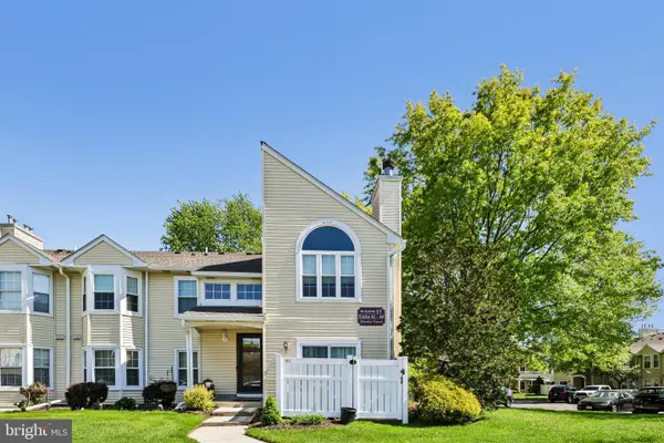 18 Dennis Ct, HIGHTSTOWN, NJ 08520