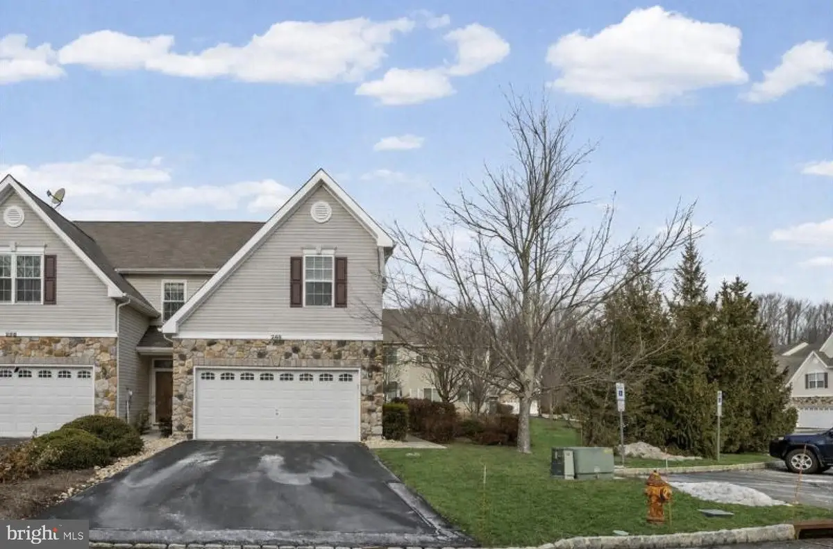 246 Brinley Dr, Pennington, NJ 08534 - #1