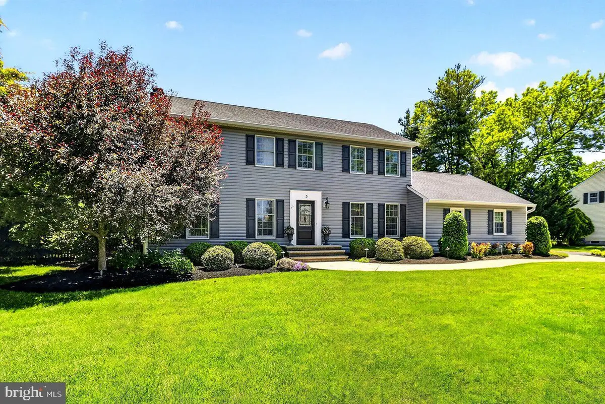 5 Fairway Dr, West Windsor, NJ 08550 - #1