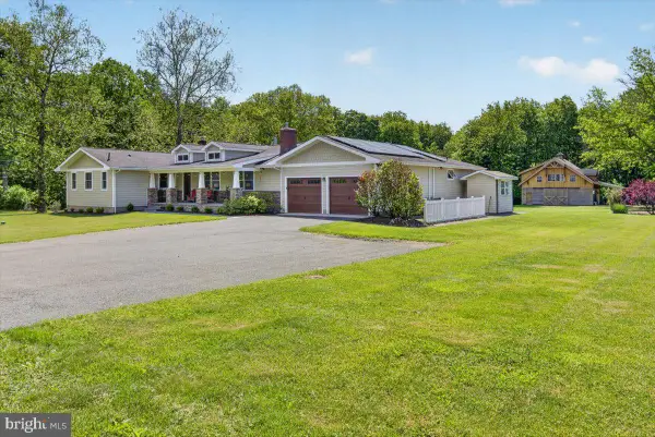 219 Lambertville Hopewell Rd, HOPEWELL, NJ 08525
