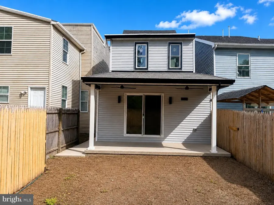 202 Passaic St, Trenton, NJ 08618 - #2