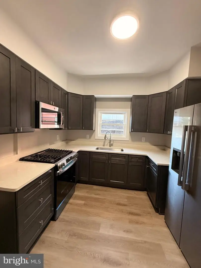 421 Division St, Trenton, NJ 08611 - #3