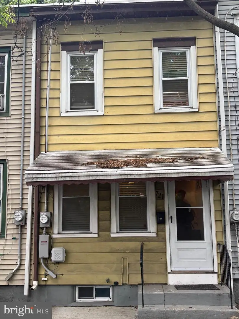 721 Division St, Trenton, NJ 08611 - #1
