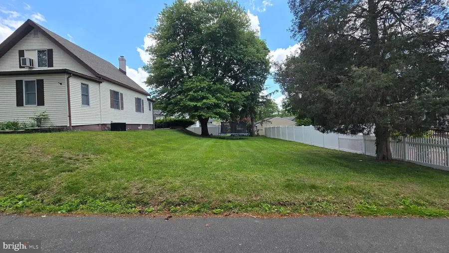29 Mabel St, Trenton, NJ 08638 - #3