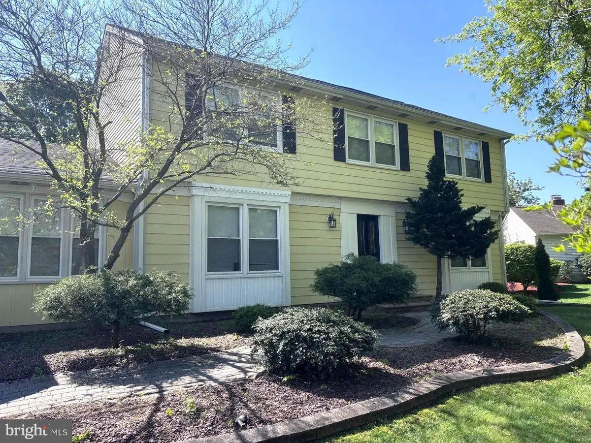 27 W Cartwright Dr, Princeton Junction, NJ 08550 - #1
